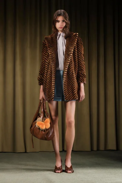 Look 18